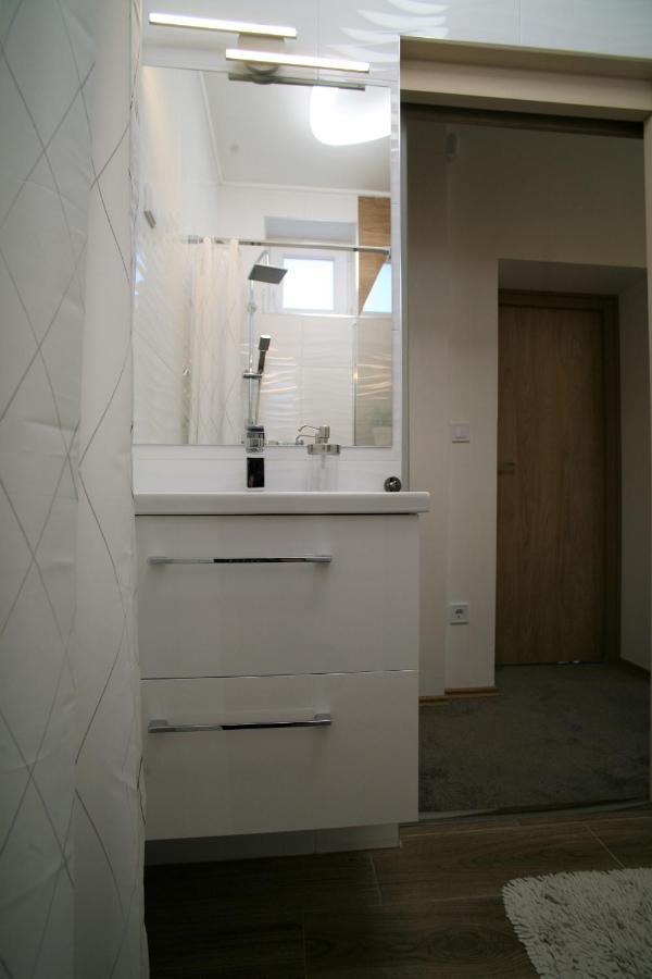 Otium Wellness Apartmanház Balatonakarattya Exterior foto