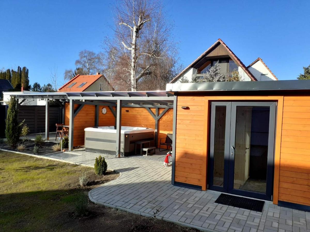 Otium Wellness Apartmanház Balatonakarattya Exterior foto